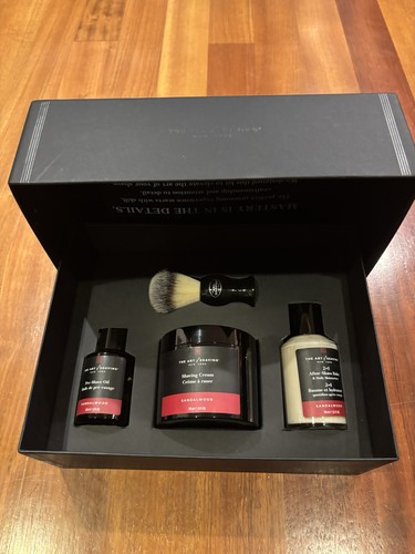 The art shaving sandalwood - of,