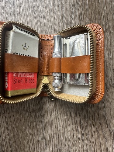 Gillette vintage travel - vintage,
